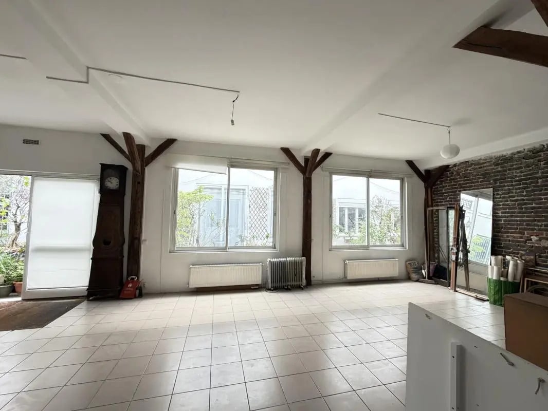 Local commercial dans Paris à louer Photo de l’immeuble– Image 1 sur 6