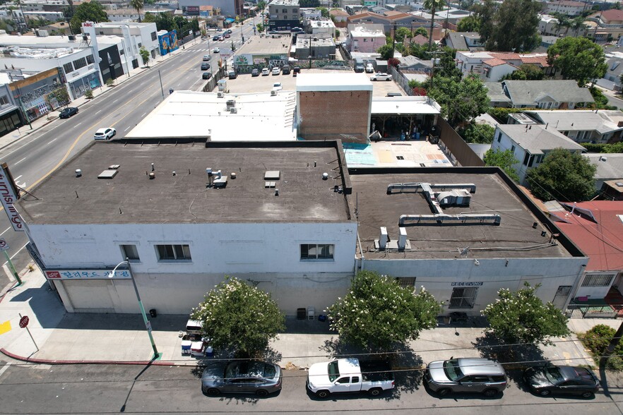 556-559 N Western Ave, Los Angeles, CA à louer - Photo de l’immeuble – Image 3 sur 5