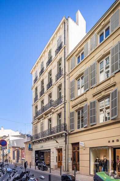 21 Rue Grignan, Marseille à louer - Photo principale – Image 1 sur 2