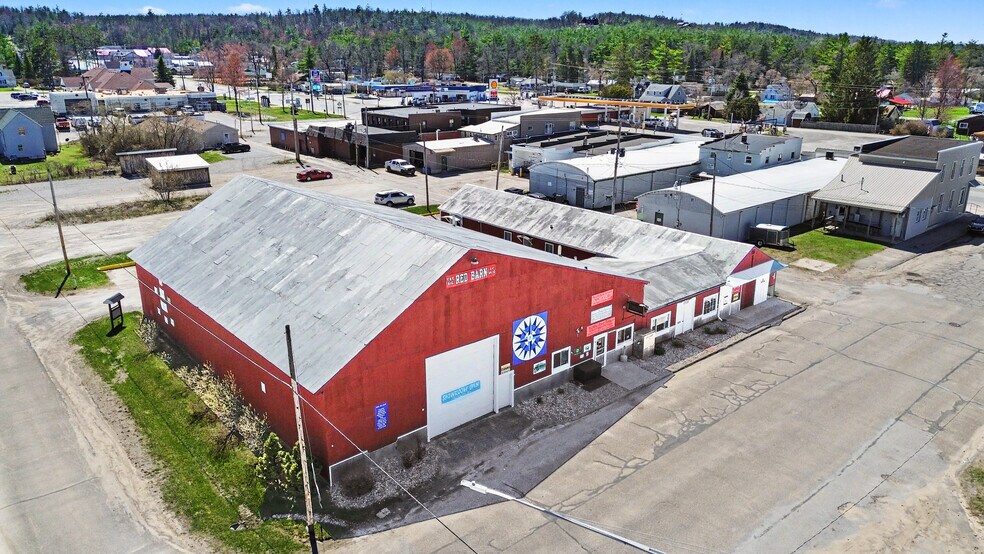 202 E 9th St, Mio, MI à vendre - Photo de l’immeuble – Image 2 sur 24
