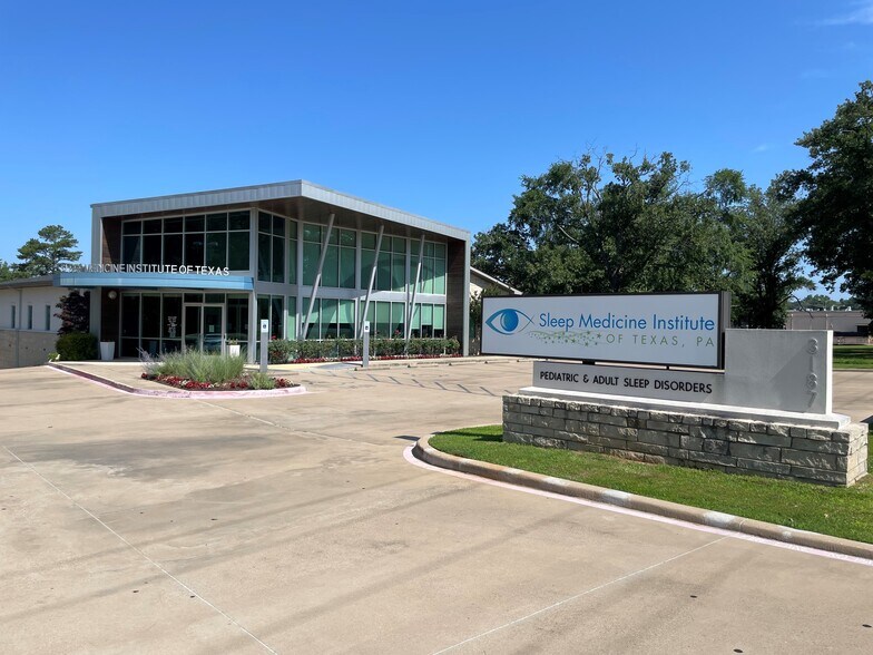 3187 Paluxy Dr, Tyler, TX à louer - Photo de l’immeuble – Image 2 sur 30