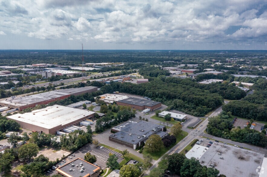 40 Rabro Dr, Hauppauge, NY à louer - Aérien – Image 3 sur 4