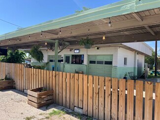 Plus de détails pour 210 E Kingsbury St, Seguin, TX - Local commercial à vendre