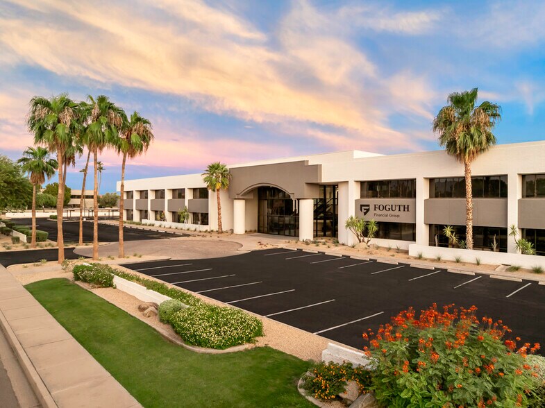 8283 N Hayden Rd, Scottsdale, AZ à louer - Photo de l’immeuble – Image 1 sur 6