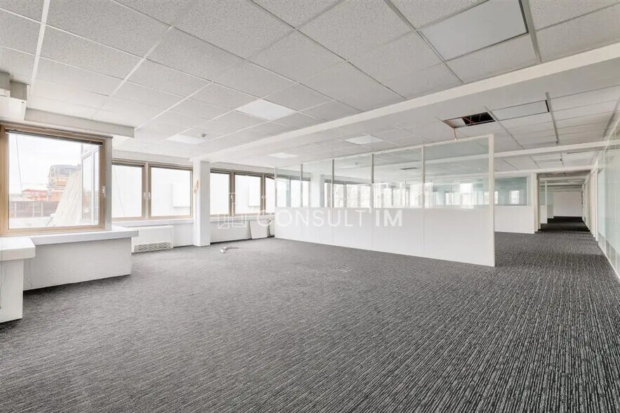 Bureau dans Malakoff à vendre - Photo de l’immeuble – Image 2 sur 9