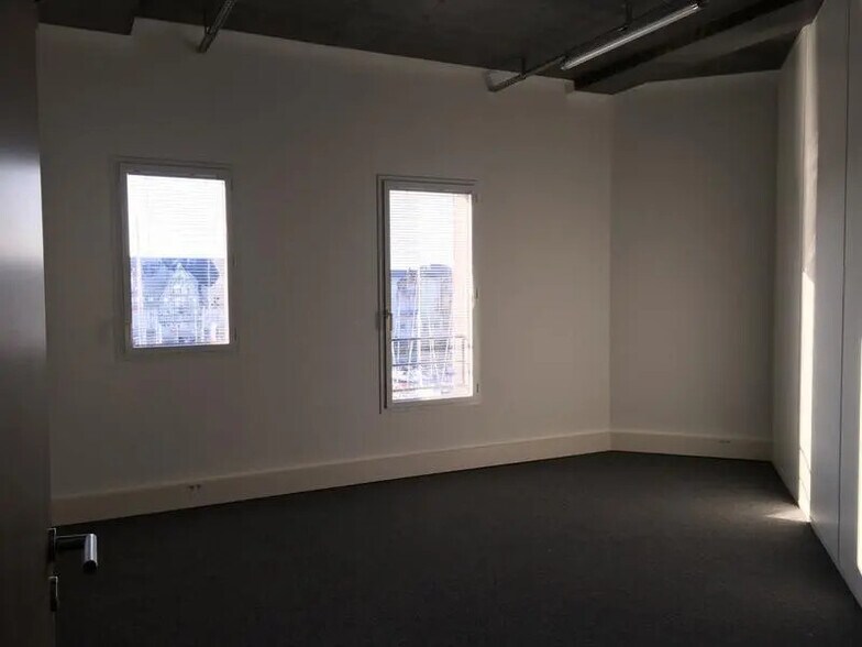 Bureau dans Deauville à louer - Photo de l’immeuble – Image 3 sur 7