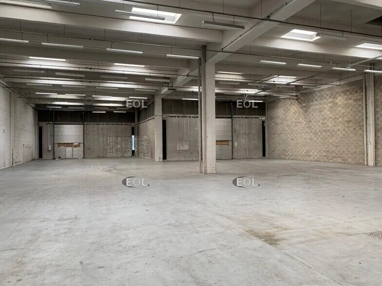 24 Rue Du Ventoux, Évry-Courcouronnes à louer - Photo de l’immeuble – Image 2 sur 4
