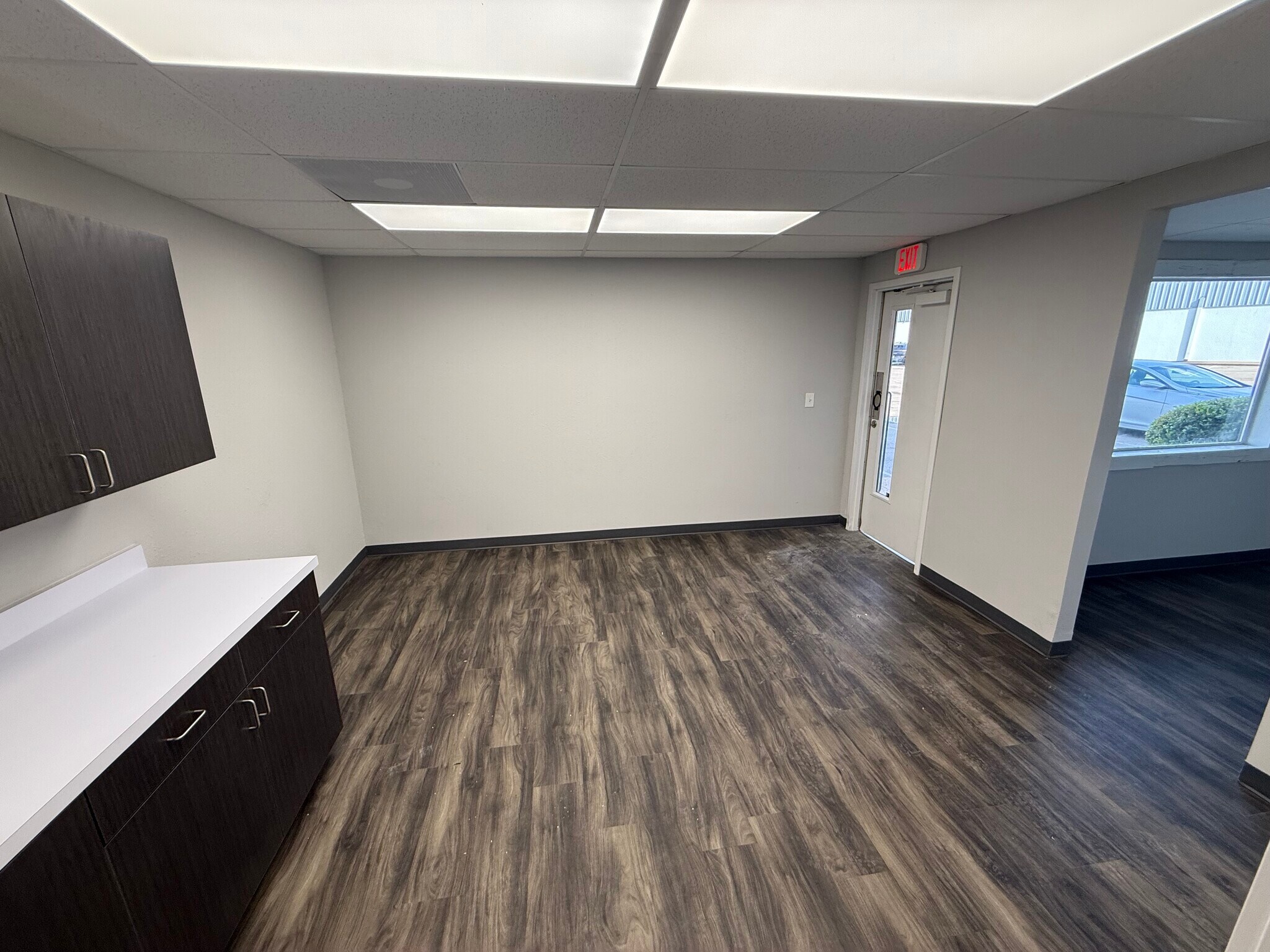 1663 Hickory Dr, Haltom City, TX à louer Photo intérieure– Image 1 sur 6