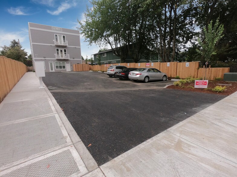 1910 E Mill Plain Blvd, Vancouver, WA à vendre - Photo de l’immeuble – Image 3 sur 24