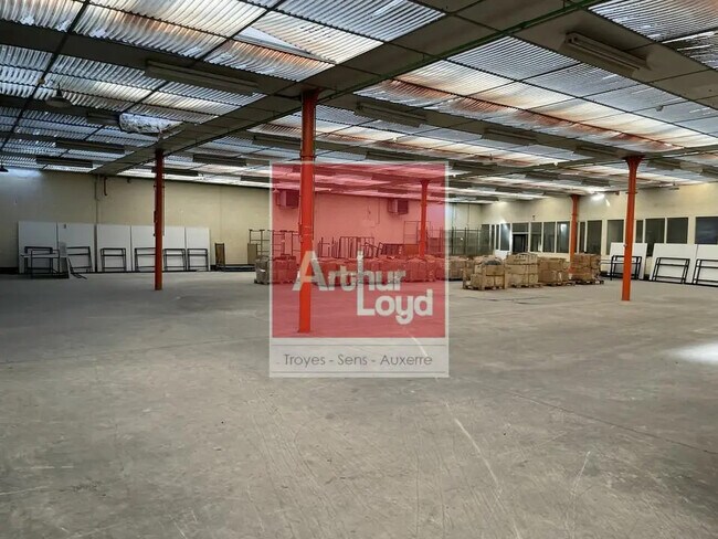 Plus de détails pour 22 Rue Leon Couturat, Troyes - Industriel/Logistique à vendre