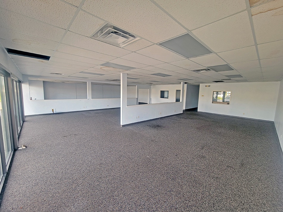 1830-1832 Vaughn Rd, Wood River, IL à louer Photo intérieure– Image 1 sur 2