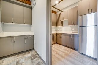 6-8 Gates Ave, Montclair, NJ à louer Photo intérieure– Image 1 sur 3