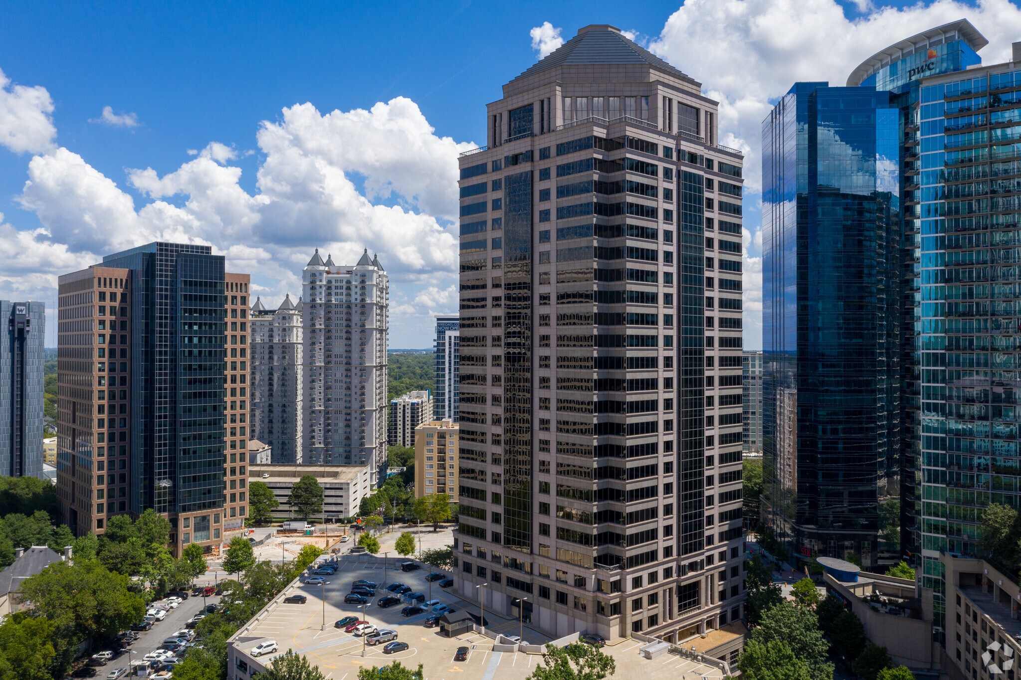 1100 Peachtree St NE, Atlanta, GA à louer Photo de l’immeuble– Image 1 sur 30
