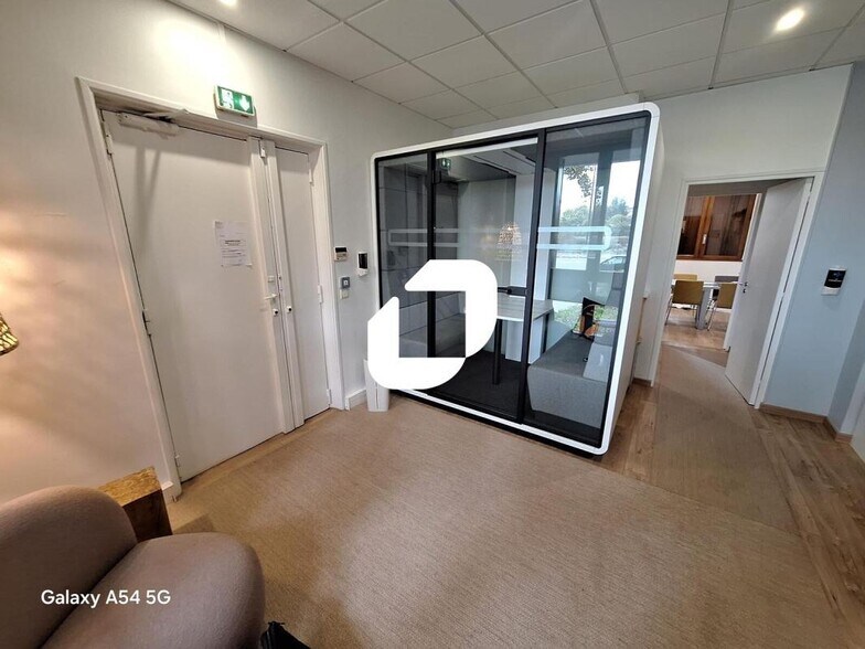 Bureau dans Boulogne-Billancourt à louer - Photo de l’immeuble – Image 3 sur 9