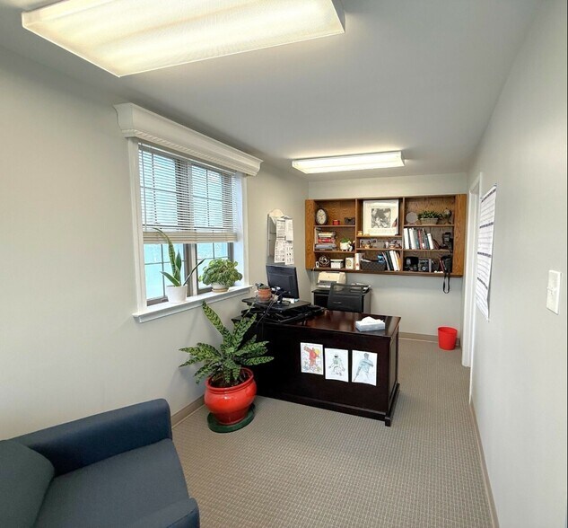 1550-1558 McDaniel Dr, West Chester, PA à vendre - Photo de l’immeuble – Image 3 sur 8