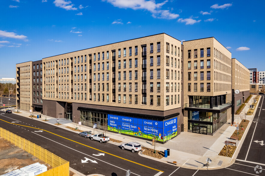 2025 Fulton Pl, Reston, VA à louer - Photo de l’immeuble – Image 2 sur 63