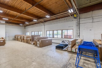 5600-5620 Rue Ferrier, Mt Royal, QC à louer Photo intérieure– Image 2 sur 9