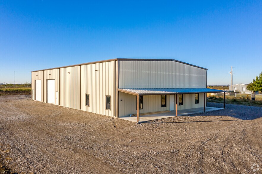 1630 Seaborn Rd, Ponder, TX à louer - Photo de l’immeuble – Image 1 sur 5