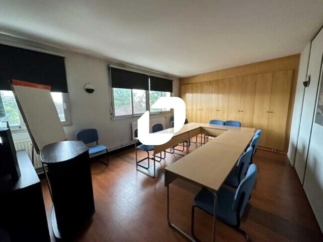 Plus de détails pour Bureau à louer