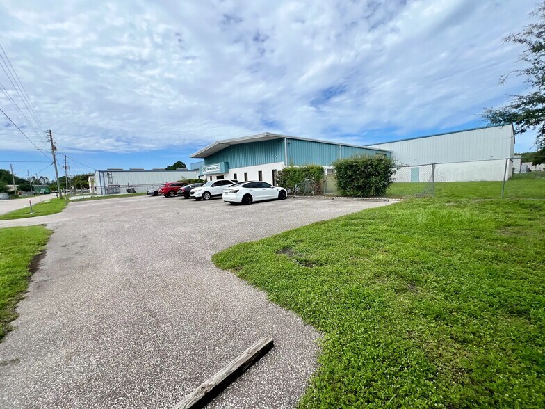 2431 Destiny Way, Odessa, FL à louer - Photo de l’immeuble – Image 2 sur 18