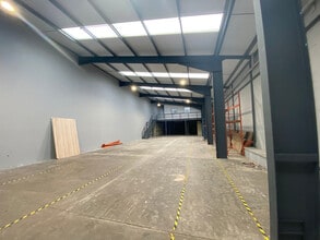 228-240 Edmiston Dr, Glasgow à louer Photo intérieure– Image 2 sur 3