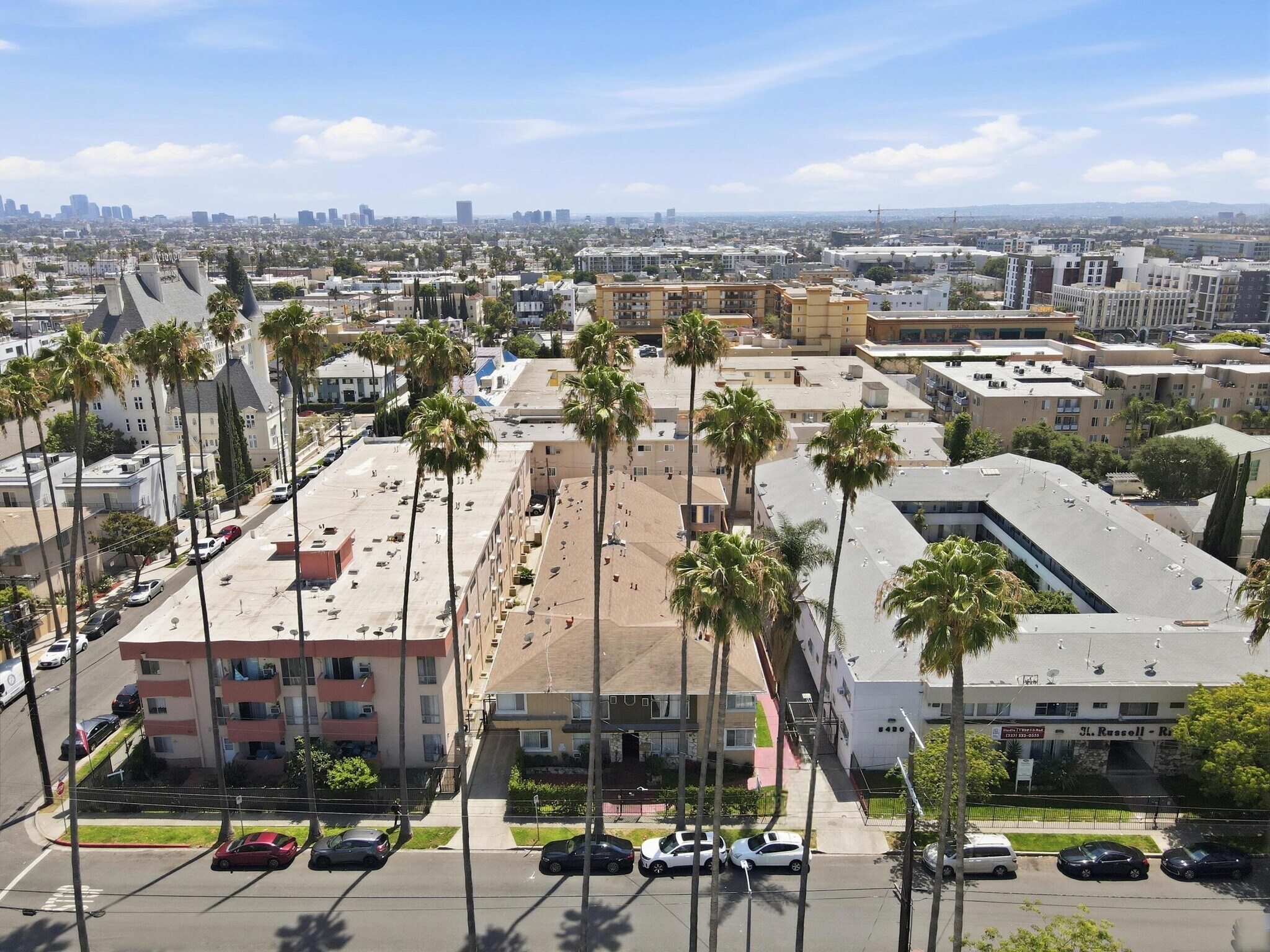 5408 Russell Ave, Los Angeles, CA à vendre Photo de l’immeuble– Image 1 sur 18