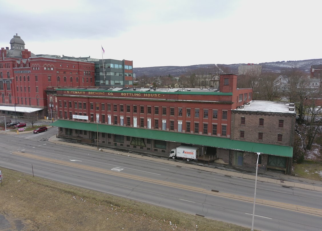 151-155 E Market St, Wilkes Barre, PA à louer Photo de l’immeuble– Image 1 sur 9