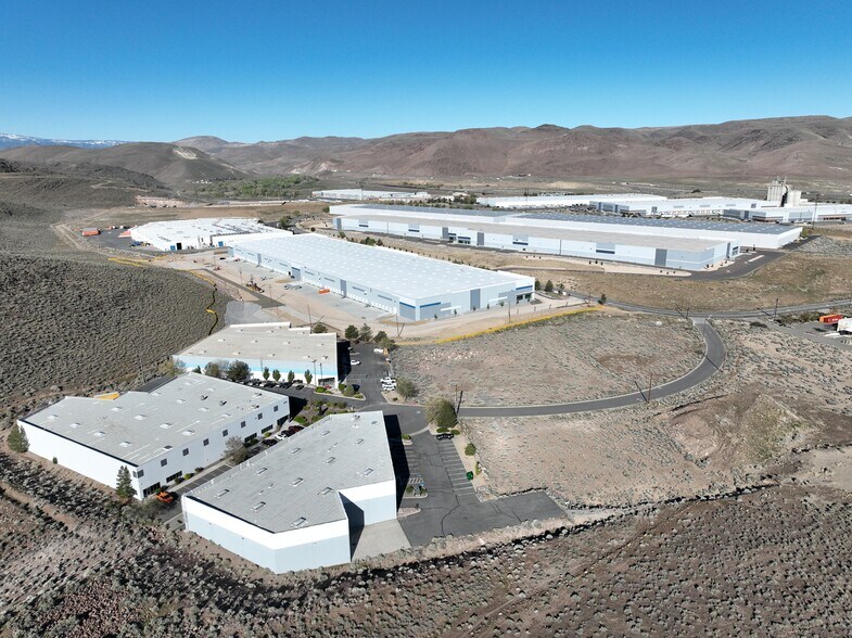 1215 Alexandria Ct, Mccarran, NV à louer - Photo de l’immeuble – Image 2 sur 8