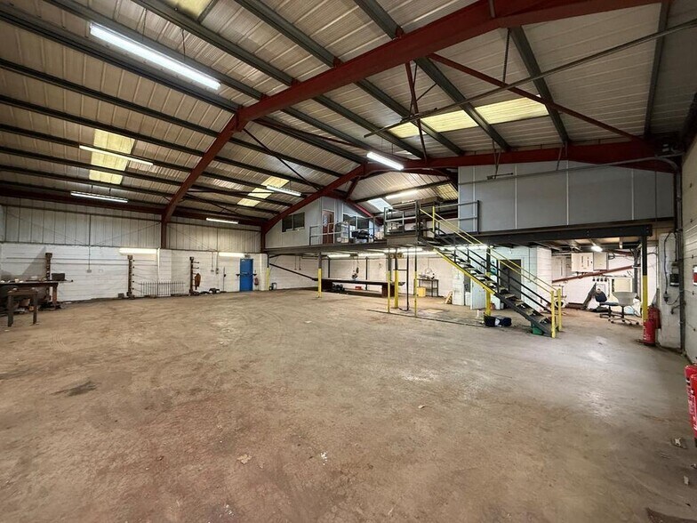 Delhi Rd, Manchester à louer - Photo de l’immeuble – Image 2 sur 4