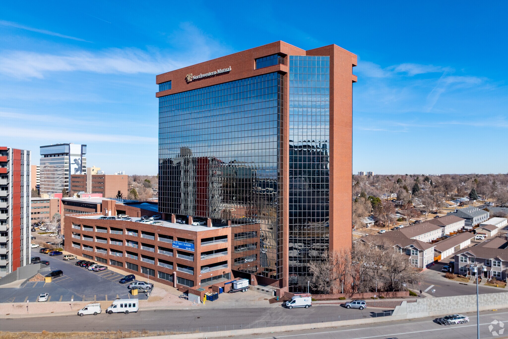 1873 S Bellaire St, Denver, CO à louer Photo principale– Image 1 sur 24