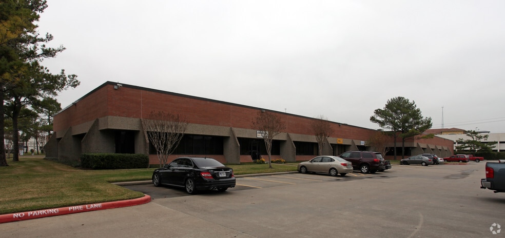 7020 Portwest Dr, Houston, TX à vendre - Photo principale – Image 1 sur 17
