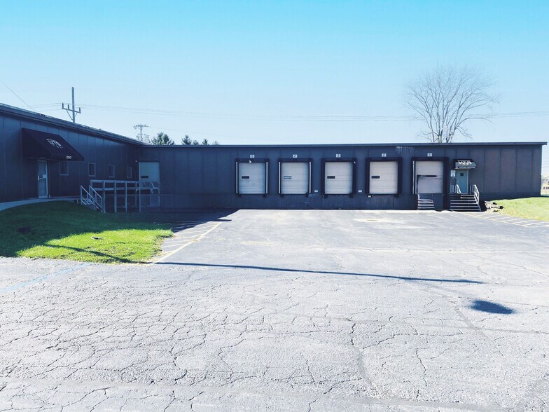 2713 W Ferguson Rd, Fort Wayne, IN à vendre - Photo de l’immeuble – Image 2 sur 8