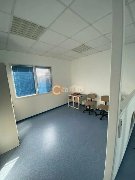 Bureau dans Floirac à louer - Photo de l’immeuble – Image 3 sur 7