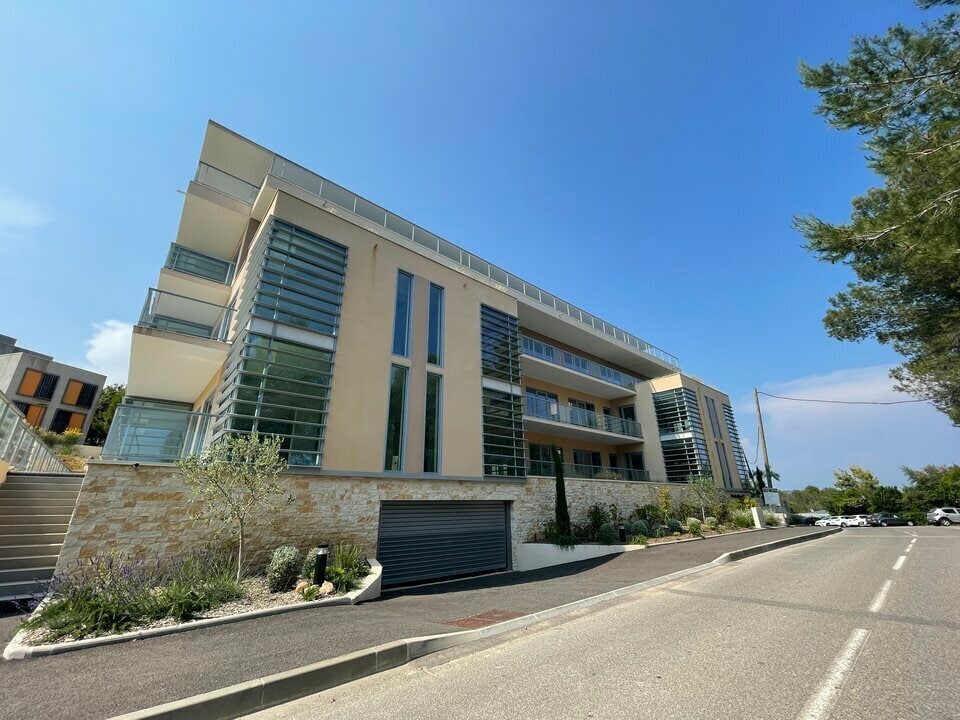 240 Rue Evariste Galois, Biot à louer Photo de l’immeuble– Image 1 sur 20