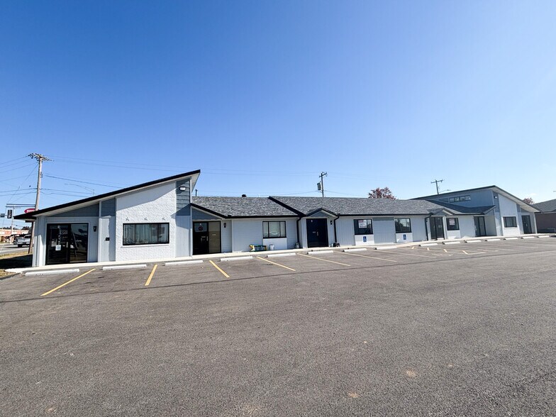 1340 W Battlefield St, Springfield, MO à louer - Photo de l’immeuble – Image 1 sur 18