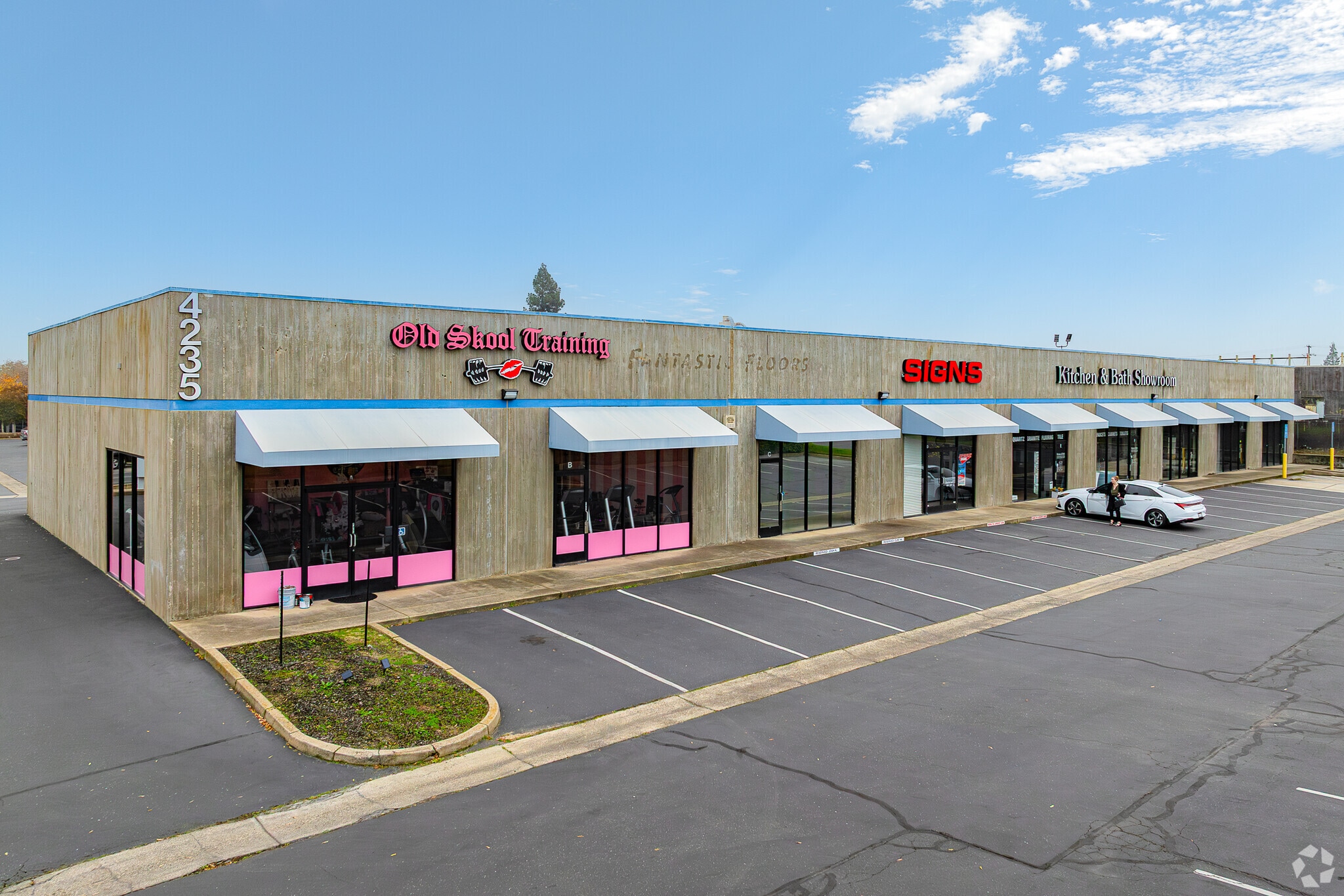 4235 Pacific St, Rocklin, CA à louer Photo principale– Image 1 sur 4