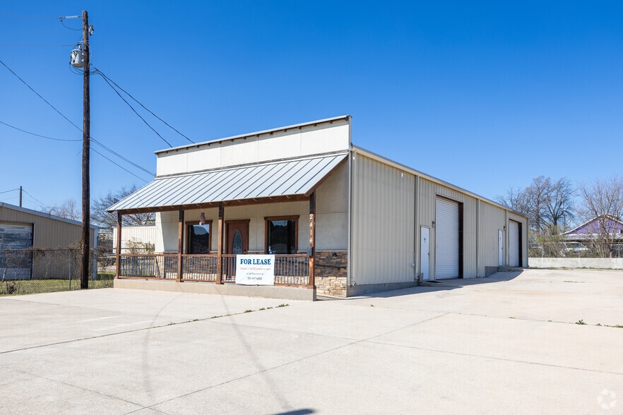 2414 Commerce St, Marble Falls, TX à louer - Photo principale – Image 1 sur 5