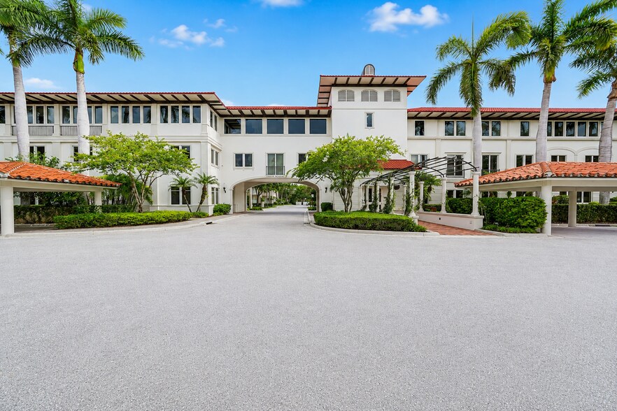1000 SE Monterey Commons Blvd, Stuart, FL à louer - Photo de l’immeuble – Image 2 sur 9