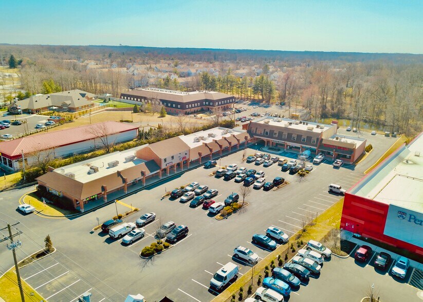 1871 E Marlton Pike, Cherry Hill, NJ à louer - Photo principale – Image 1 sur 2