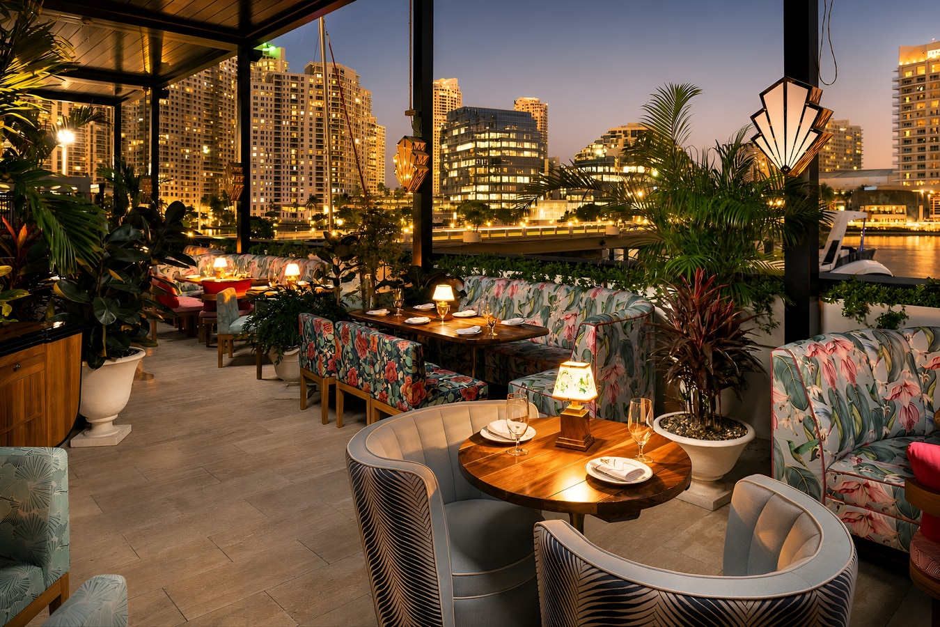 301 Brickell Bay Dr, Miami, FL 33131 - Lot Delilah -  - Photo intérieure - Image 2 of 4