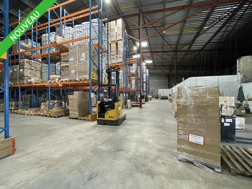 Bureau dans L'ISLE-SUR-LA-SORGUE à louer Photo de l’immeuble– Image 1 sur 12