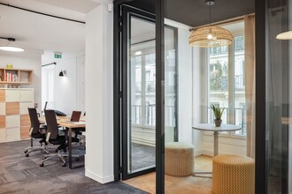 29 Rue Du Faubourg Poissonnière, Paris à louer Photo intérieure– Image 2 sur 8