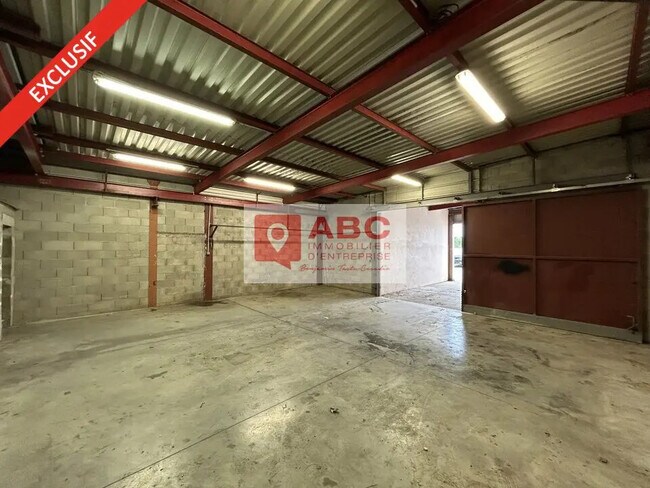 Plus de détails pour Local d'activités à louer