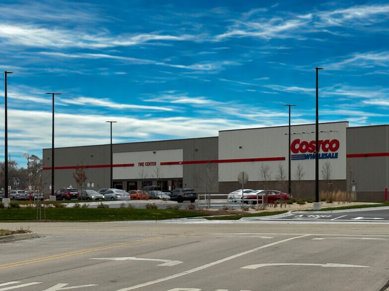 721 Crimson Ln, Yorkville, IL à vendre - Photo de l’immeuble – Image 2 sur 55