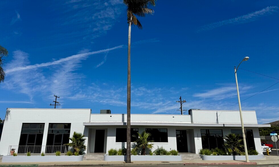2633 Loma Vista Rd, Ventura, CA à louer - Photo de l’immeuble – Image 3 sur 15