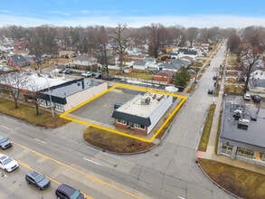 23700 Harper Ave, Saint Clair Shores, MI à louer Aérien– Image 1 sur 2