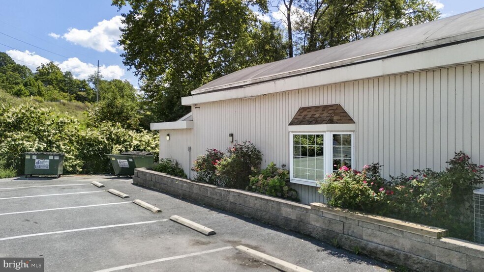 5 Spring Valley Rd, Reading, PA à vendre - Photo de l’immeuble – Image 2 sur 31