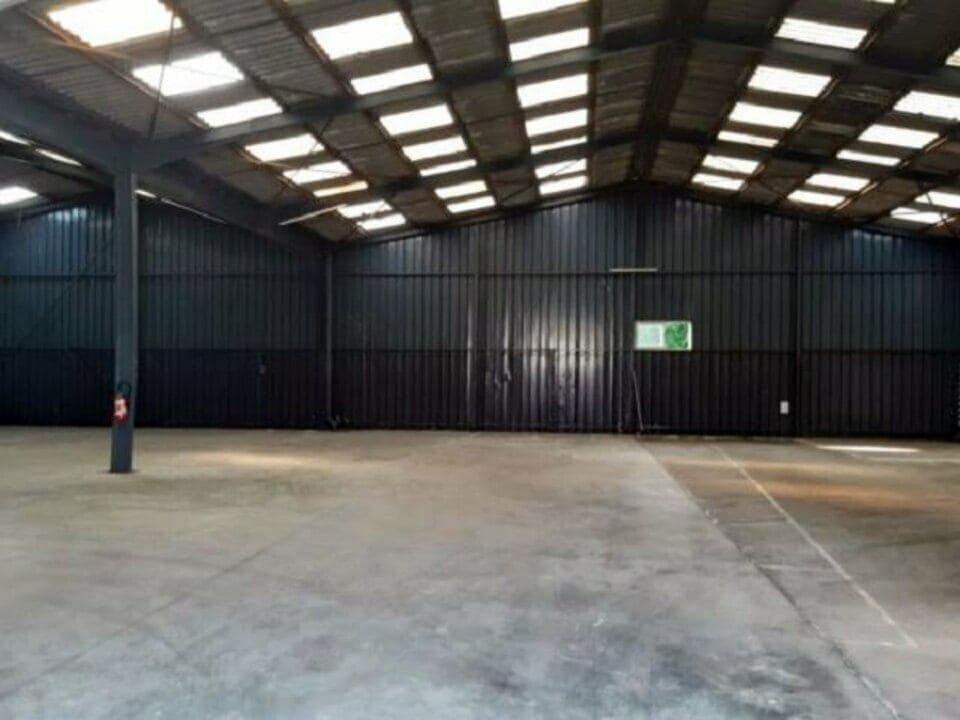 Local d’activités dans Flers à louer Photo de l’immeuble– Image 1 sur 3