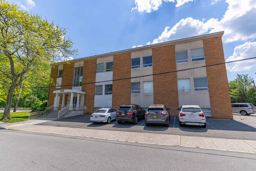 550 Sylvan Ave, Englewood Cliffs, NJ à louer - Photo principale – Image 2 sur 18