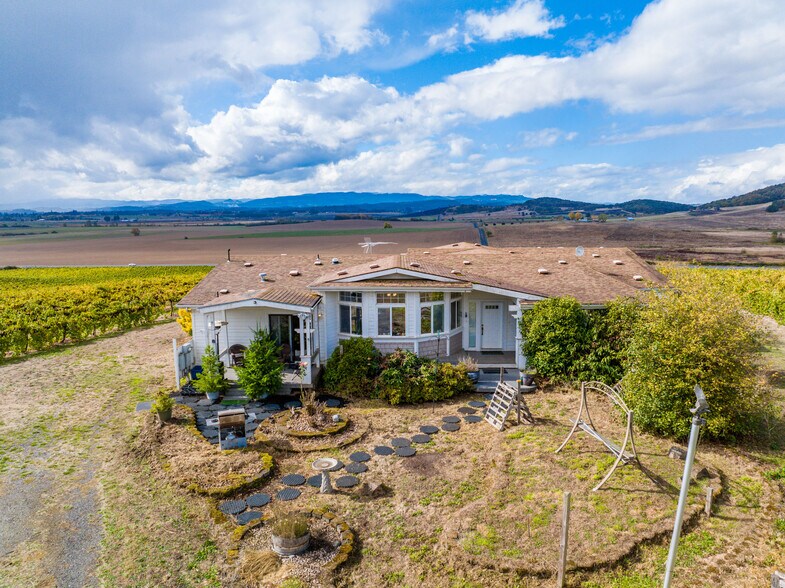 2095 Cadle Rd, Rickreall, OR à vendre - Photo principale – Image 1 sur 1